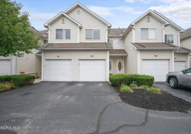 Photo 3 of Condo for sale at 2592 W Village Dr, Toledo, OH 43614 | MLS# 10014820 | Listing updated on 2026-10-27