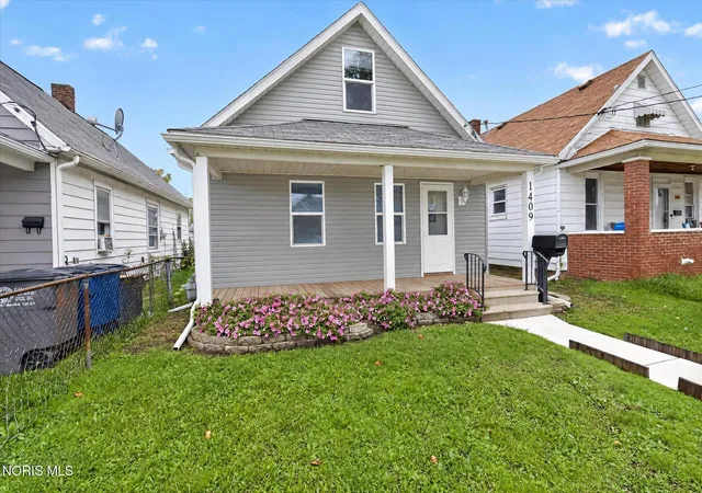 Photo 3 of Sale Pending at 1409 Mott Ave, Toledo, OH 43605 | MLS# 10014845 | Listing updated on 2026-10-20