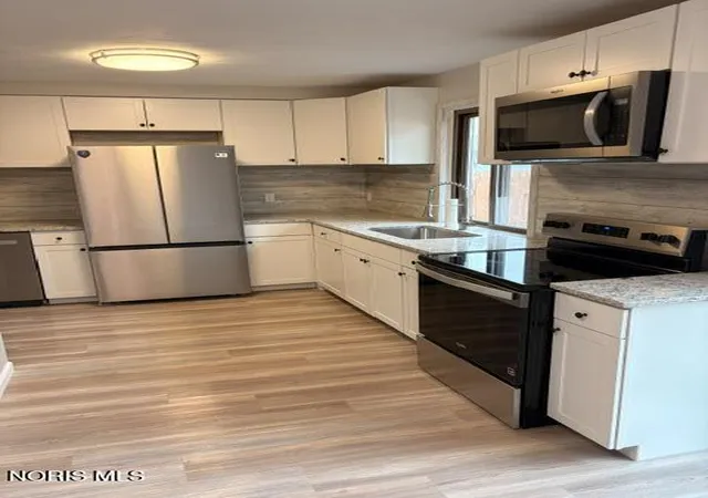 Photo 1 of Condo for sale at 8 Meadowbrook Dr, Perrysburg, OH 43551 | MLS# 10014913 | Listing updated on 2026-10-26