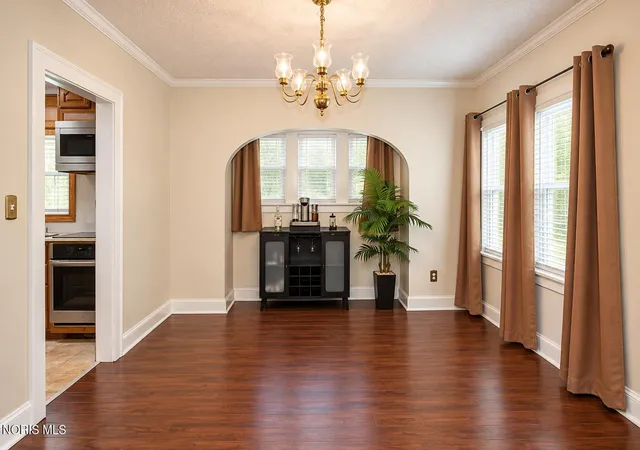 Photo 3 of Single family home for sale at 909 Secor Rd, Toledo, OH 43607 | MLS# 10014929 | Listing updated on 2026-10-26