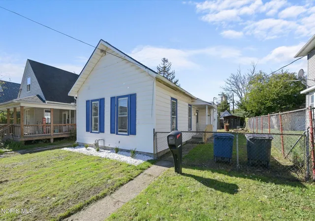 Photo 2 of Single family home for sale at 1324 Felt St, Toledo, OH 43605 | MLS# 10014891 | Listing updated on 2026-10-28