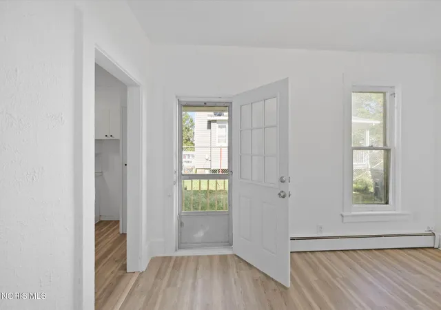 Photo 3 of Single family home for sale at 1324 Felt St, Toledo, OH 43605 | MLS# 10014891 | Listing updated on 2026-10-28