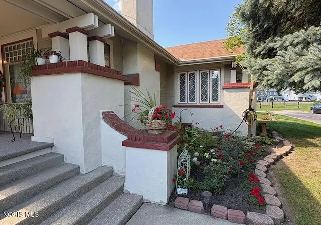 Photo 3 of Single family home for sale at 1704 Gilbert Rd, Toledo, OH 43614 | MLS# 10014824 | Listing updated on 2026-10-26