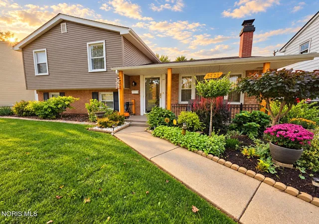 Photo 3 of Single family home for sale at 5222 Brophy Dr, Toledo, OH 43611 | MLS# 10014792 | Listing updated on 2026-10-19