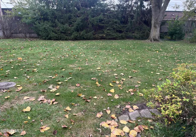Photo 3 of Single family home for sale at 4142 Garden Ests Dr, Toledo, OH 43623 | MLS# 10014900 | Listing updated on 2026-10-28