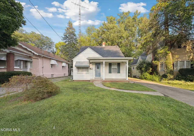 Photo 4 of Single family home for sale at 3714 Wallwerth Dr, Toledo, OH 43612 | MLS# 10014814 | Listing updated on 2026-10-27