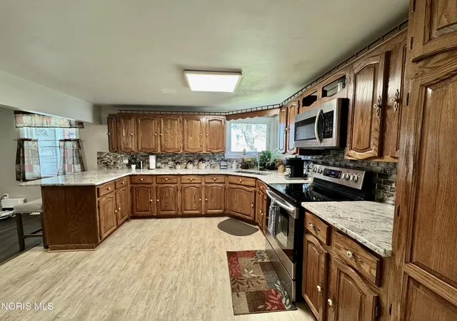 Photo 4 of Single family home for sale at 10974 W Duff Washa Rd, Oak Harbor, OH 43449 | MLS# 10014830 | Listing updated on 2026-10-16