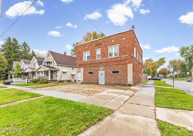 Photo 2 of Sale Pending at 502 E Hudson St, Toledo, OH 43608 | MLS# 10014816 | Listing updated on 2026-10-24
