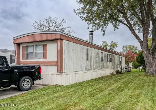 Photo 1 of Manufactured home for sale at 535 W Gypsy Ln Rd #257, Bowling Green, OH 43402 | MLS# 10015012 | Listing updated on 2026-10-21