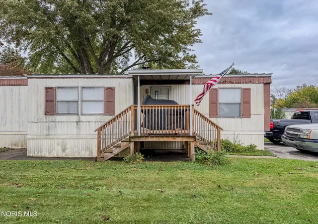 Photo 2 of Manufactured home for sale at 535 W Gypsy Ln Rd #257, Bowling Green, OH 43402 | MLS# 10015012 | Listing updated on 2026-10-21