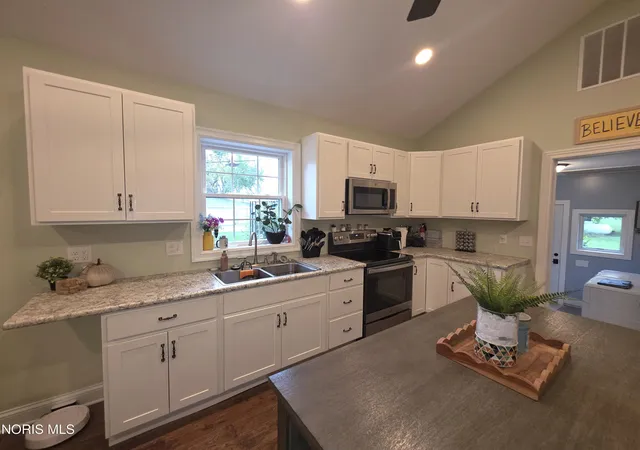 Photo 2 of Single family home for sale at 304 S 4th Street, Continental, OH 45831 | MLS# 10014844 | Listing updated on 2026-10-28