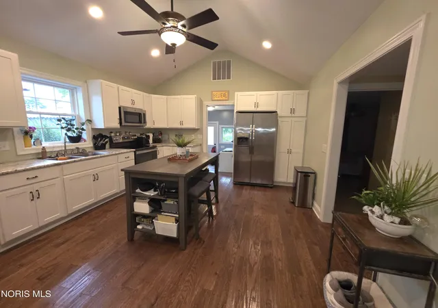 Photo 3 of Single family home for sale at 304 S 4th Street, Continental, OH 45831 | MLS# 10014844 | Listing updated on 2026-10-28