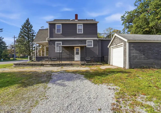 Photo 3 of Single family home for sale at 6040 Hill Ave, Toledo, OH 43615 | MLS# 10014981 | Listing updated on 2026-10-28