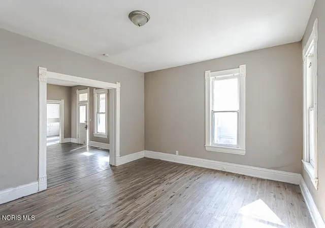 Photo 2 of Multi family home for sale at 149 Lake Shore Ave, Toledo, OH 43609 | MLS# 10014837 | Listing updated on 2026-10-23