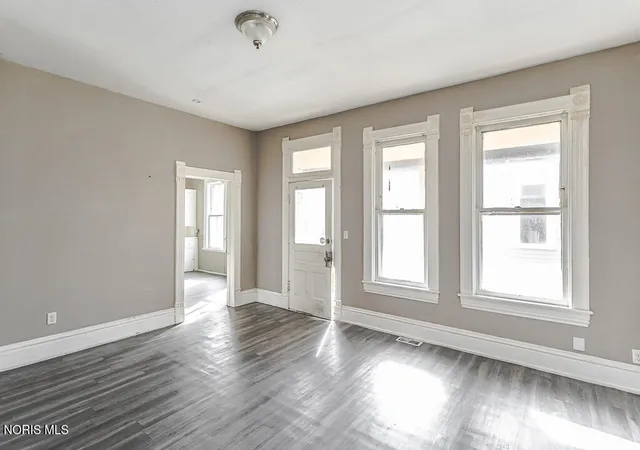 Photo 4 of House for sale at 149 Lake Shore Ave, Toledo, OH 43609 | MLS# 10014837 | Listing updated on 2026-10-23