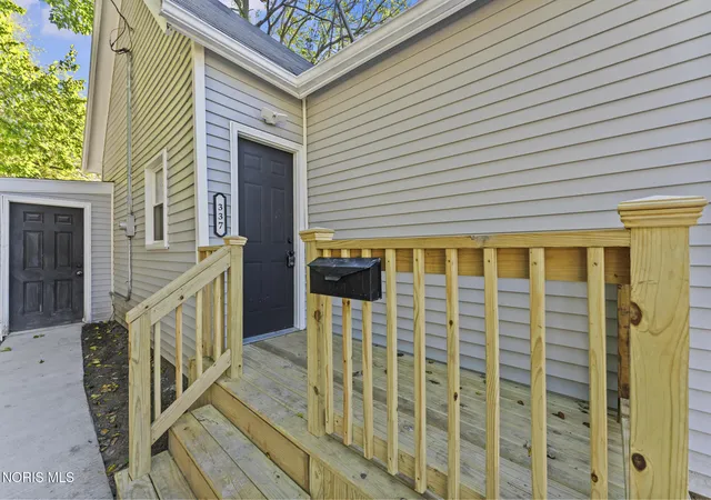 Photo 3 of Single family home for sale at 337 Daniels Ave, Toledo, OH 43609 | MLS# 10014915 | Listing updated on 2026-10-19