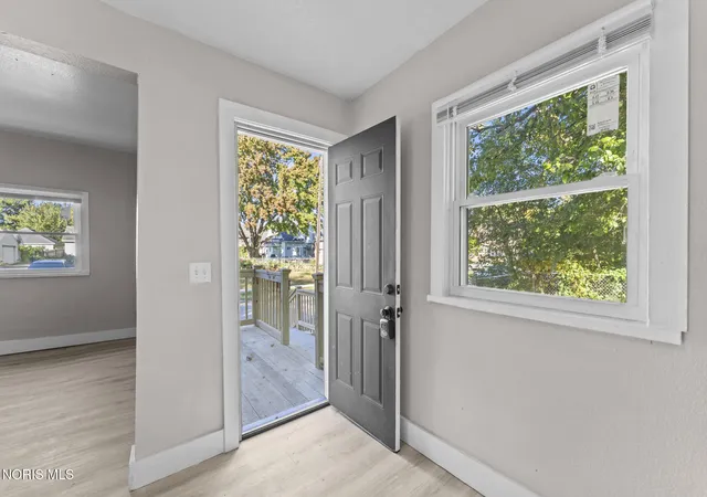 Photo 4 of Single family home for sale at 337 Daniels Ave, Toledo, OH 43609 | MLS# 10014915 | Listing updated on 2026-10-19