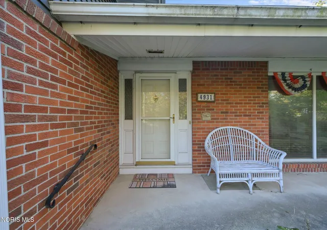 Photo 2 of Sale Pending at 4931 Estero Pl, Toledo, OH 43623 | MLS# 10014903 | Listing updated on 2026-10-26