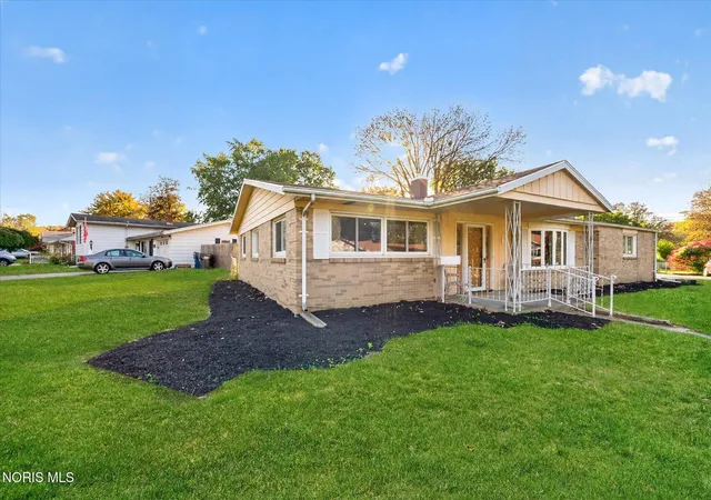 Photo 3 of Single family home for sale at 5617 W Rowland Rd, Toledo, OH 43613 | MLS# 10014919 | Listing updated on 2026-10-28