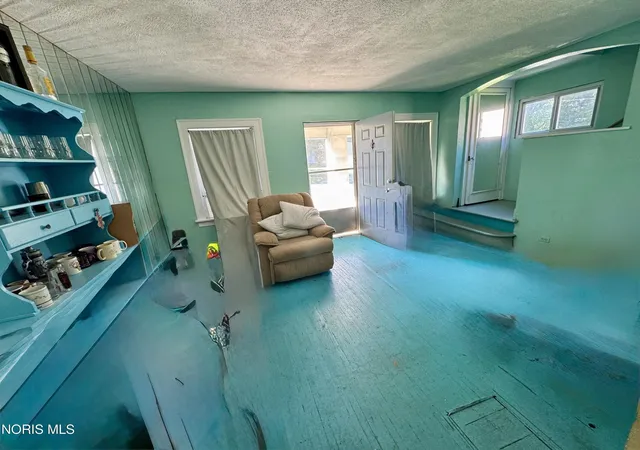 Photo 2 of Single family home for sale at 511 Shasta Dr, Toledo, OH 43609 | MLS# 10014865 | Listing updated on 2026-10-23