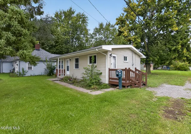 Photo 1 of Single family home for sale at 2239 Pickle Rd, Oregon, OH 43616 | MLS# 10014866 | Listing updated on 2026-10-26
