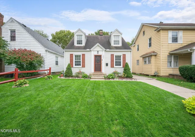 Photo 3 of Single family home for sale at 1251 Craigwood Rd, Toledo, OH 43612 | MLS# 10014868 | Listing updated on 2026-10-27
