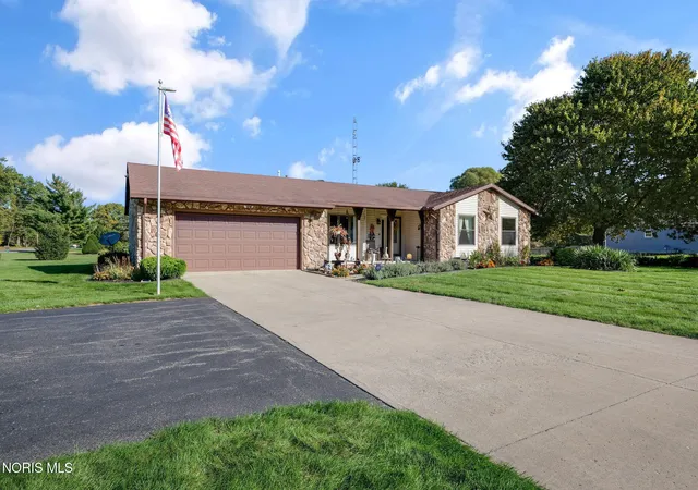 Photo 1 of Sale Pending at 4020 County Rd 2, Swanton, OH 43558 | MLS# 10014870 | Listing updated on 2026-10-29