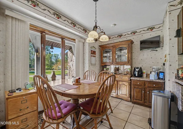 Photo 4 of Sale Pending at 4020 County Rd 2, Swanton, OH 43558 | MLS# 10014870 | Listing updated on 2026-10-29