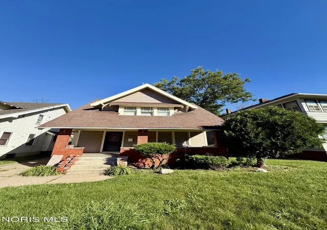 Photo 2 of Sale Pending at 1414 Goodale Ave, Toledo, OH 43606 | MLS# 10014876 | Listing updated on 2026-10-23