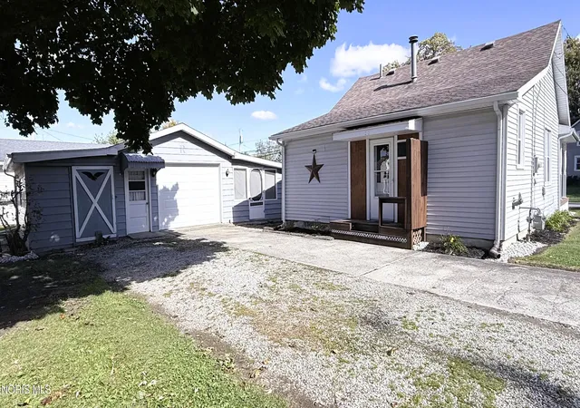 Photo 4 of Single family home for sale at 315 N Locust St, Oak Harbor, OH 43449 | MLS# 10014888 | Listing updated on 2026-10-22