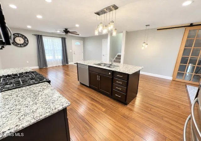 Photo 4 of Single family home for sale at 513 N Wintergarden Rd, Bowling Green, OH 43402 | MLS# 10015058 | Listing updated on 2026-10-28