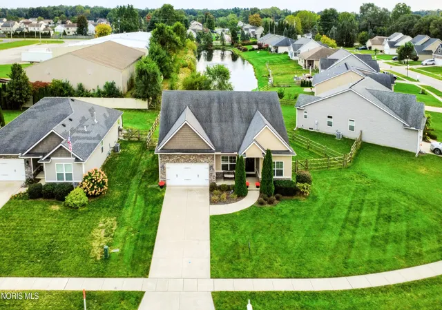 Photo 3 of Single family home for sale at 132 Hidden Village Ln, Holland, OH 43528 | MLS# 10014886 | Listing updated on 2026-10-23
