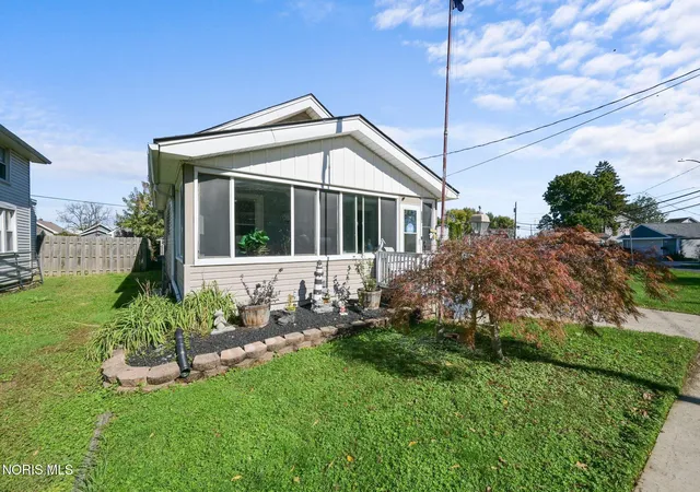 Photo 2 of Single family home for sale at 3321 137th Street, Toledo, OH 43611 | MLS# 10014887 | Listing updated on 2026-10-26