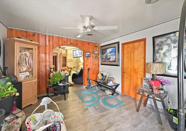 Photo 4 of Single family home for sale at 813 Mckinley Ave, Toledo, OH 43605 | MLS# 10014893 | Listing updated on 2026-10-18