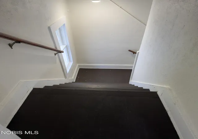 Photo 4 of Single family home for sale at 419 E Oakland St, Toledo, OH 43608 | MLS# 10014897 | Listing updated on 2026-10-20