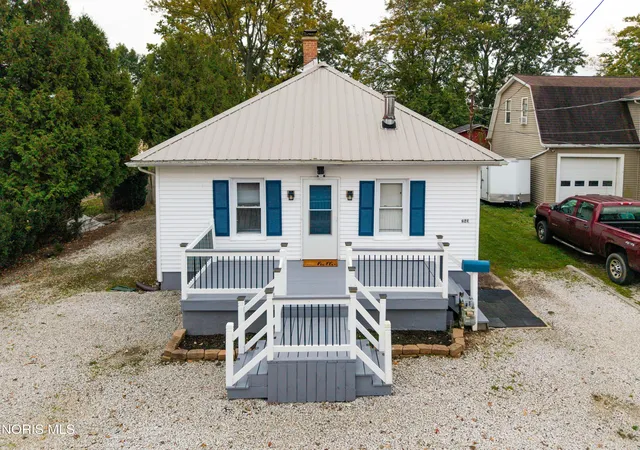 Photo 3 of Single family home for sale at 253 Portage St, Oak Harbor, OH 43449 | MLS# 10014964 | Listing updated on 2026-10-26