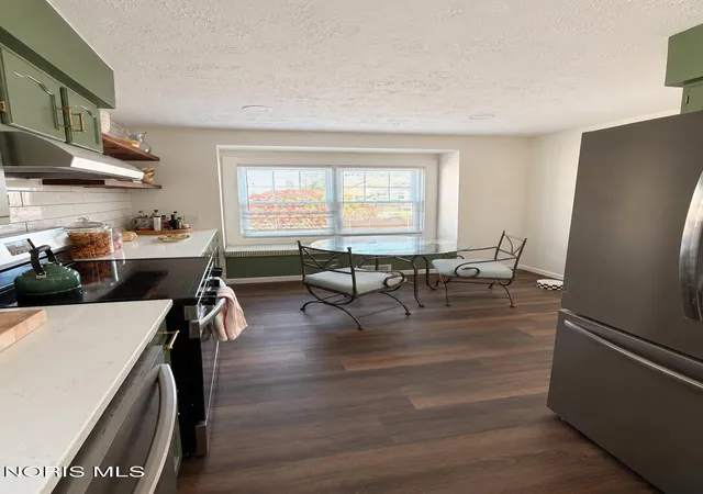 Photo 4 of Single family home for sale at 3248 Escott Ave, Toledo, OH 43614 | MLS# 10014911 | Listing updated on 2026-10-26