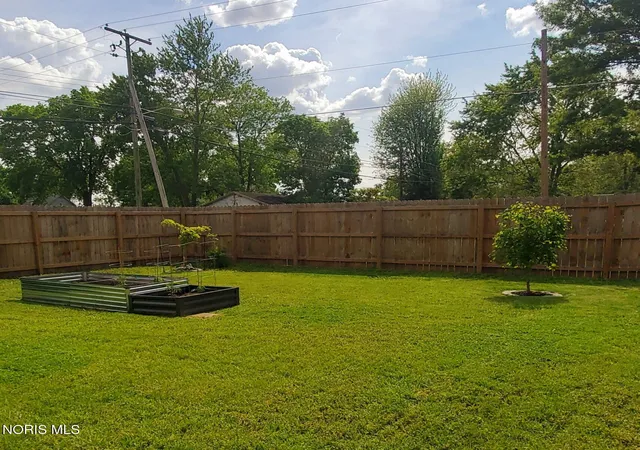 Photo 2 of Single family home for sale at 523 W Perry St, Paulding, OH 45879 | MLS# 10014920 | Listing updated on 2026-10-27