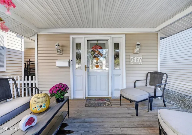 Photo 2 of Single family home for sale at 5437 Morrow Rd, Toledo, OH 43615 | MLS# 10015209 | Listing updated on 2026-10-28