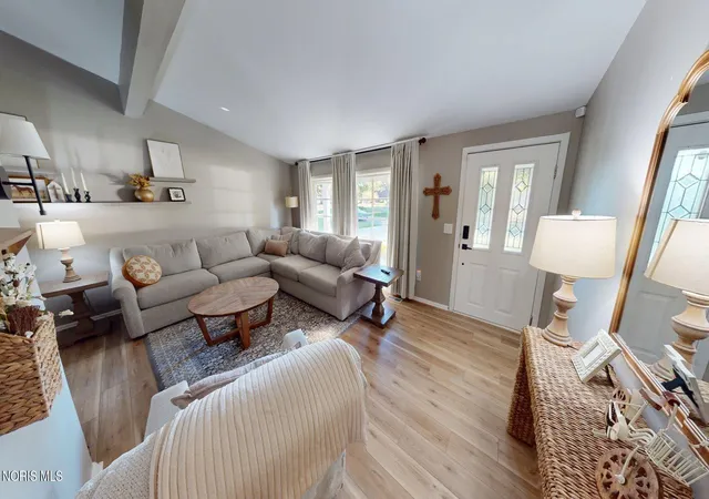 Photo 1 of Single family home for sale at 5903 Granville Dr, Sylvania, OH 43560 | MLS# 10014959 | Listing updated on 2026-10-28