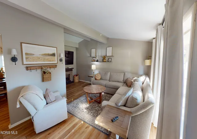 Photo 2 of Single family home for sale at 5903 Granville Dr, Sylvania, OH 43560 | MLS# 10014959 | Listing updated on 2026-10-28