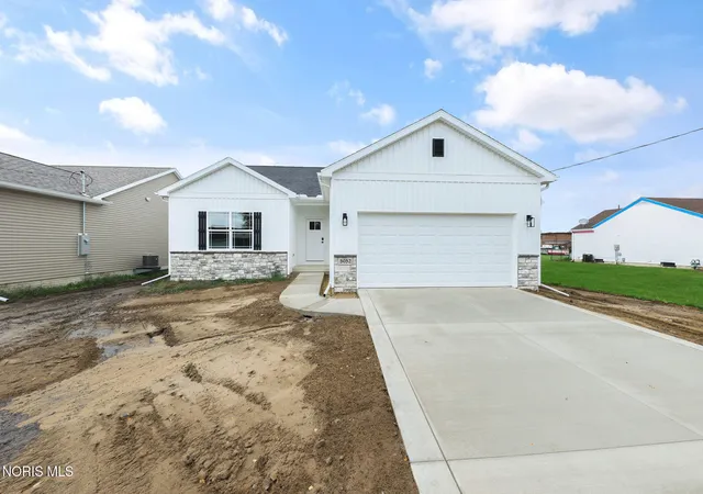 Photo 3 of Single family home for sale at 5052 Ryan Rd, Toledo, OH 43614 | MLS# 10014937 | Listing updated on 2026-10-20