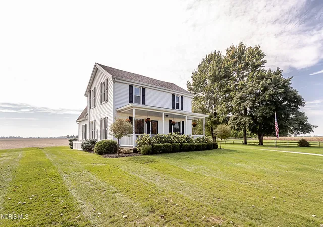 Photo 2 of Single family home for sale at 5909 County Rd L, Delta, OH 43515 | MLS# 10014935 | Listing updated on 2026-10-23