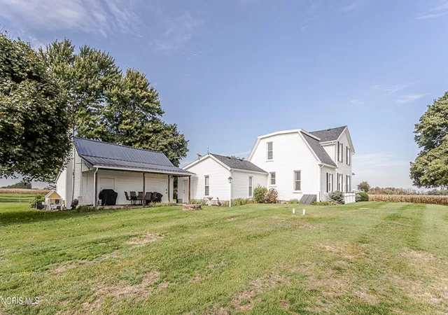 Photo 4 of Single family home for sale at 5909 County Rd L, Delta, OH 43515 | MLS# 10014935 | Listing updated on 2026-10-23