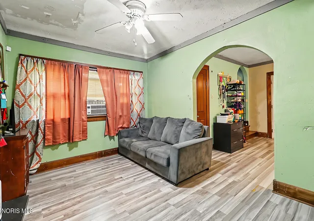Photo 3 of Single family home for sale at 2335 Ward St, Toledo, OH 43609 | MLS# 10014945 | Listing updated on 2026-10-20