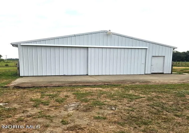 Photo 3 of Single family home for sale at 6661 County Rd V, Liberty Center, OH 43532 | MLS# 10014926 | Listing updated on 2026-10-25