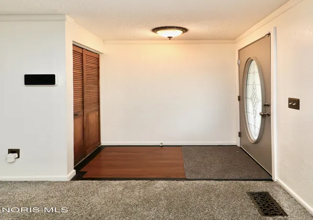 Photo 4 of Single family home for sale at 2909 Northshore Dr, Toledo, OH 43611 | MLS# 10015069 | Listing updated on 2026-10-23
