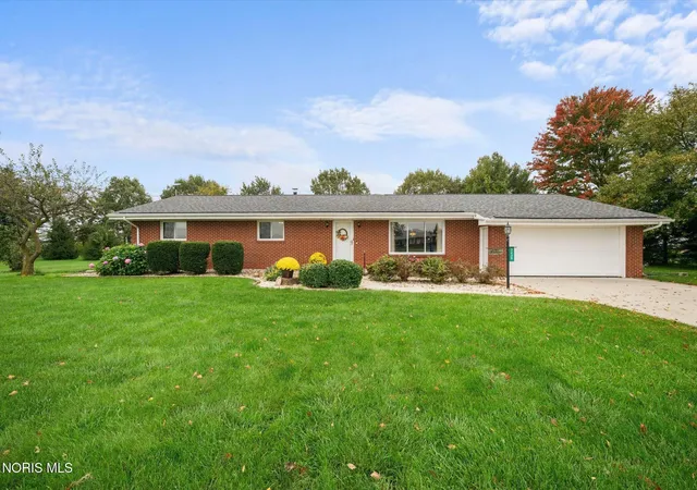 Photo 4 of Single family home for sale at 3439 County Rd H, Swanton, OH 43558 | MLS# 10014968 | Listing updated on 2026-10-23