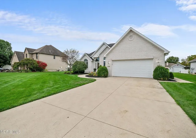 Photo 2 of Single family home for sale at 30291 Cedar Valley Dr, Northwood, OH 43619 | MLS# 10014969 | Listing updated on 2026-10-26
