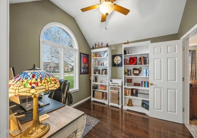 Photo 4 of Single family home for sale at 30291 Cedar Valley Dr, Northwood, OH 43619 | MLS# 10014969 | Listing updated on 2026-10-26